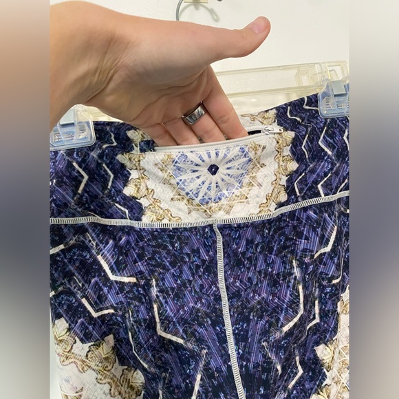 Wolven Reverie Leggings - Picture 4 of 7